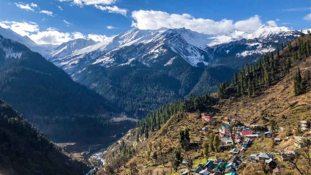 kasol-trek-cafes-food-shopping